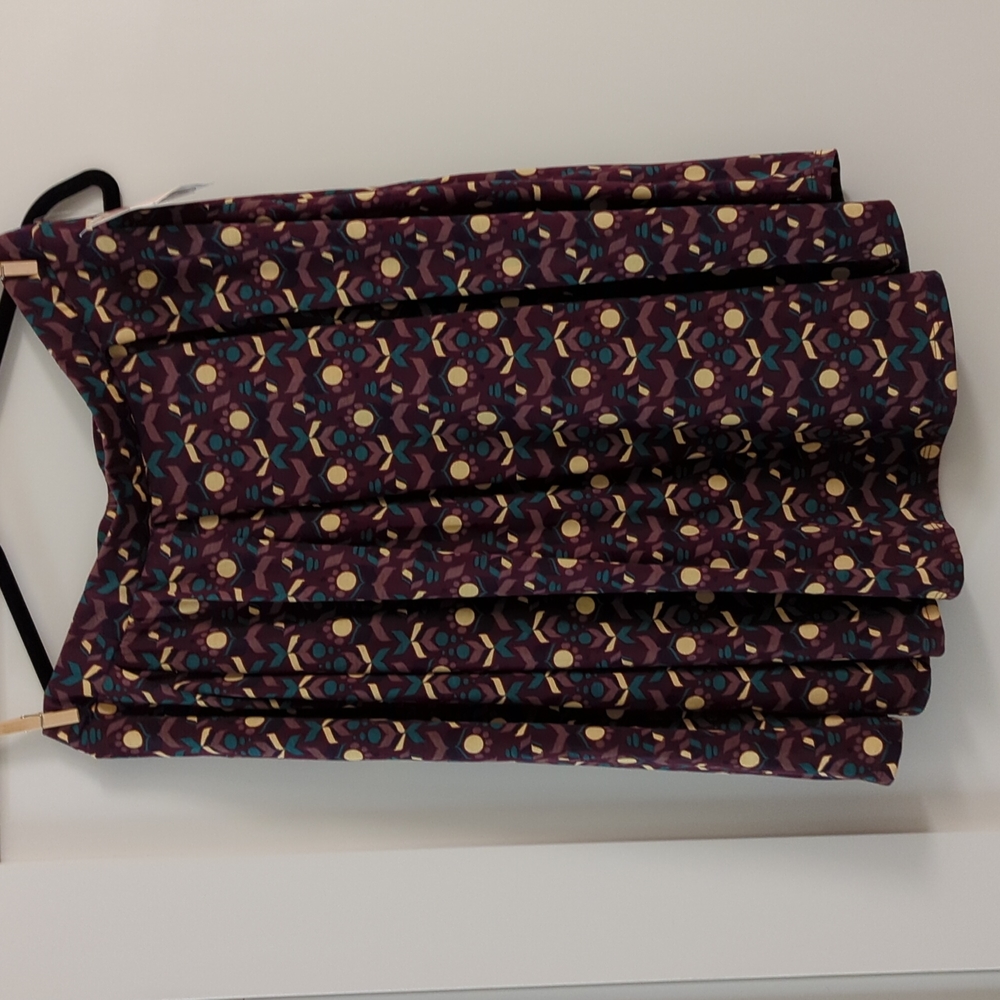 LuLaRoe 2xl Madison box pleat skirt with Pockets!